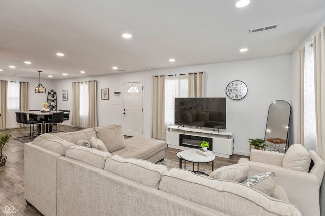 2157 Wallace Avenue, Indianapolis, IN 46218