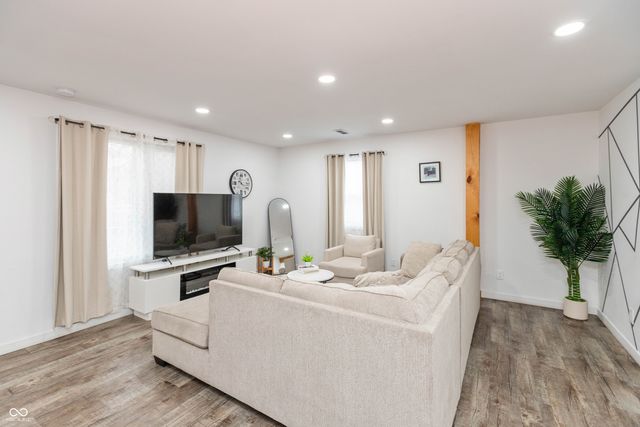 2157 Wallace Avenue, Indianapolis, IN 46218