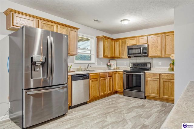 722 Cameron Ridge Road, Shepherdsville, KY 40165