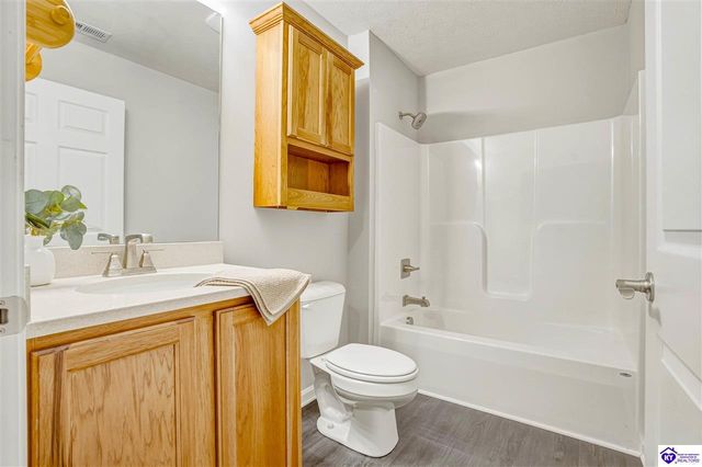 722 Cameron Ridge Road, Shepherdsville, KY 40165