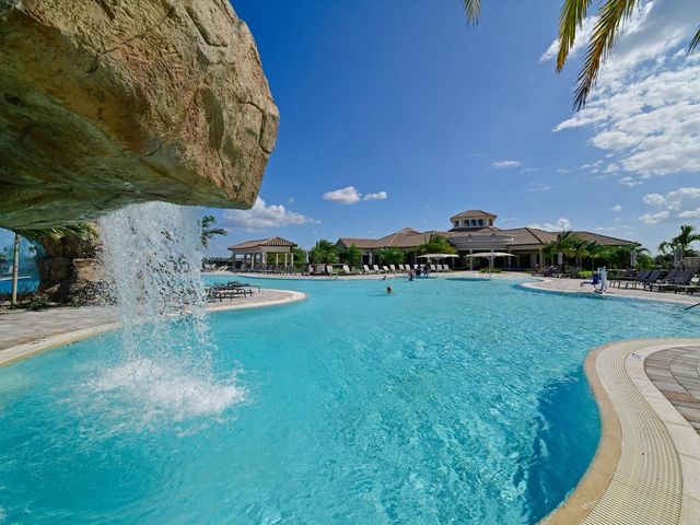 5604 PALMER CIRCLE 206, Lakewood Ranch, FL 34211