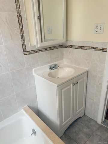 144-44 Sanford Ave, Flushing, NY 11355