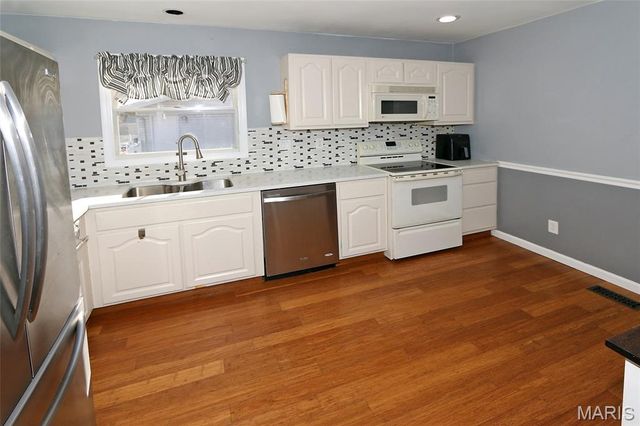 16 Atwater Drive, St Peters, MO 63376