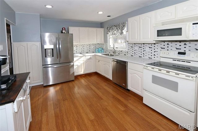 16 Atwater Drive, St Peters, MO 63376