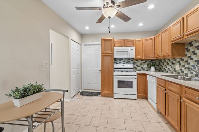 503 Country Lane, Des Plaines, IL 60016