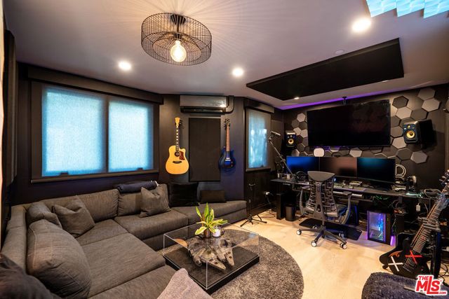 3656 Avenida Del Sol, Studio City, CA 91604