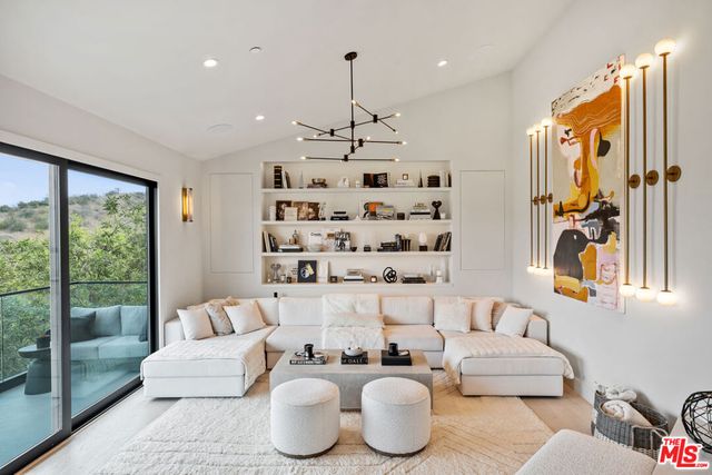 3656 Avenida Del Sol, Studio City, CA 91604