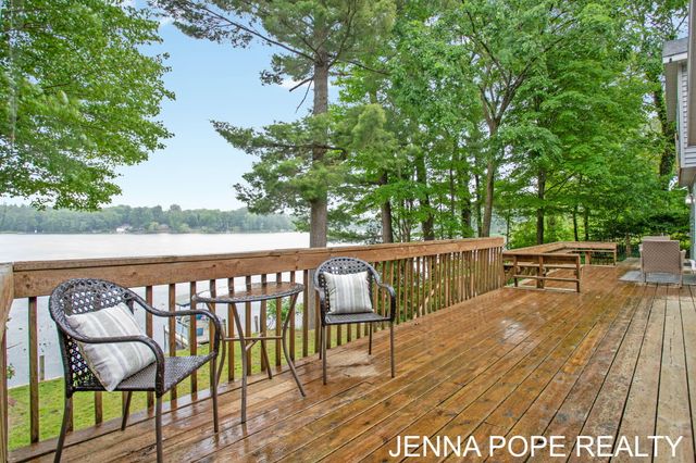 3860 Wilson Beach Road, Twin Lake, MI 49457