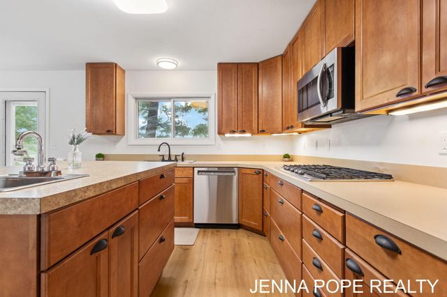 3860 Wilson Beach Road, Twin Lake, MI 49457