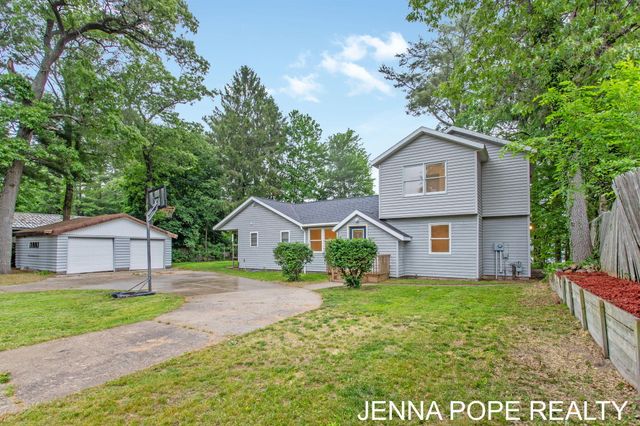 3860 Wilson Beach Road, Twin Lake, MI 49457