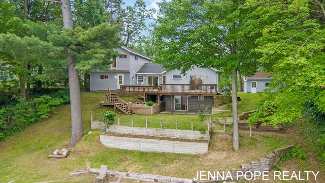 3860 Wilson Beach Road, Twin Lake, MI 49457