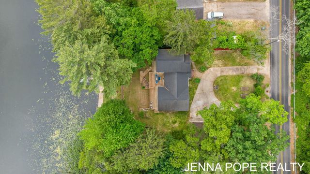 3860 Wilson Beach Road, Twin Lake, MI 49457