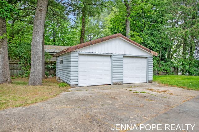 3860 Wilson Beach Road, Twin Lake, MI 49457
