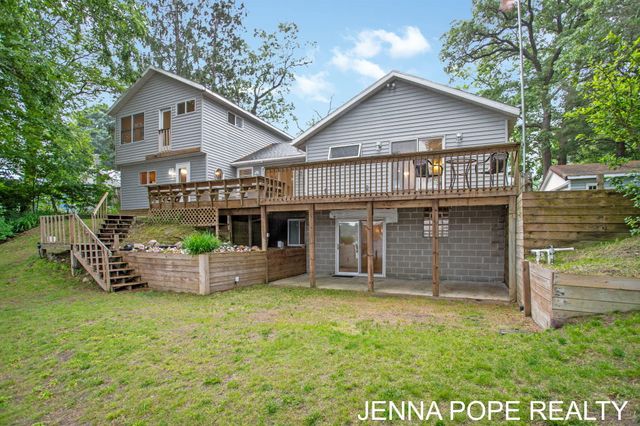 3860 Wilson Beach Road, Twin Lake, MI 49457