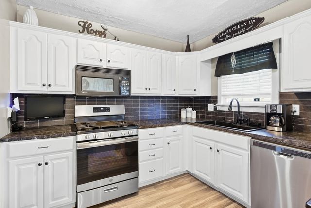 205 S 28TH Street, Council Bluffs, IA 51501