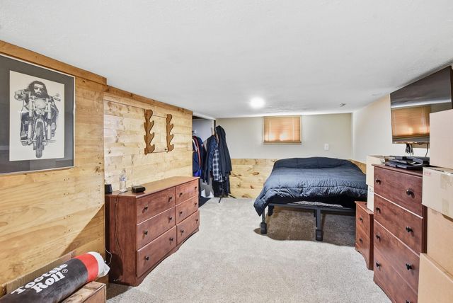 205 S 28TH Street, Council Bluffs, IA 51501