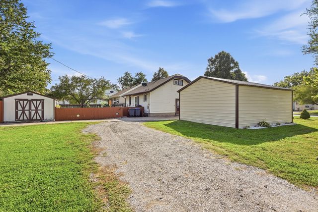 205 S 28TH Street, Council Bluffs, IA 51501