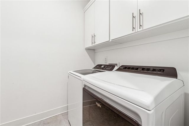 204 Floral Valley Drive, Woodstock, GA 30188