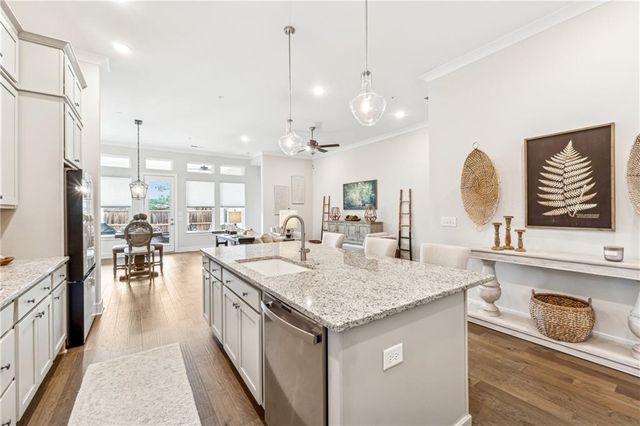 204 Floral Valley Drive, Woodstock, GA 30188