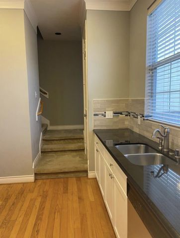 5918 Kansas Street B, Houston, TX 77007