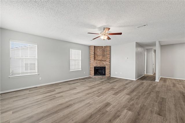 4378 W Thrasher Drive, Fayetteville, AR 72704