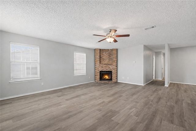 4378 W Thrasher Drive, Fayetteville, AR 72704