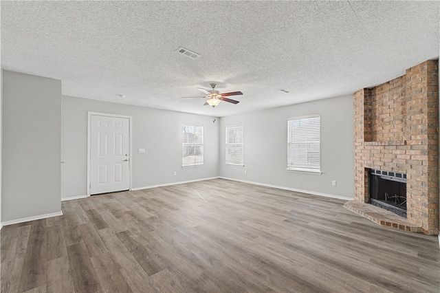 4378 W Thrasher Drive, Fayetteville, AR 72704