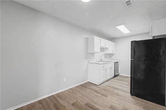 4378 W Thrasher Drive, Fayetteville, AR 72704