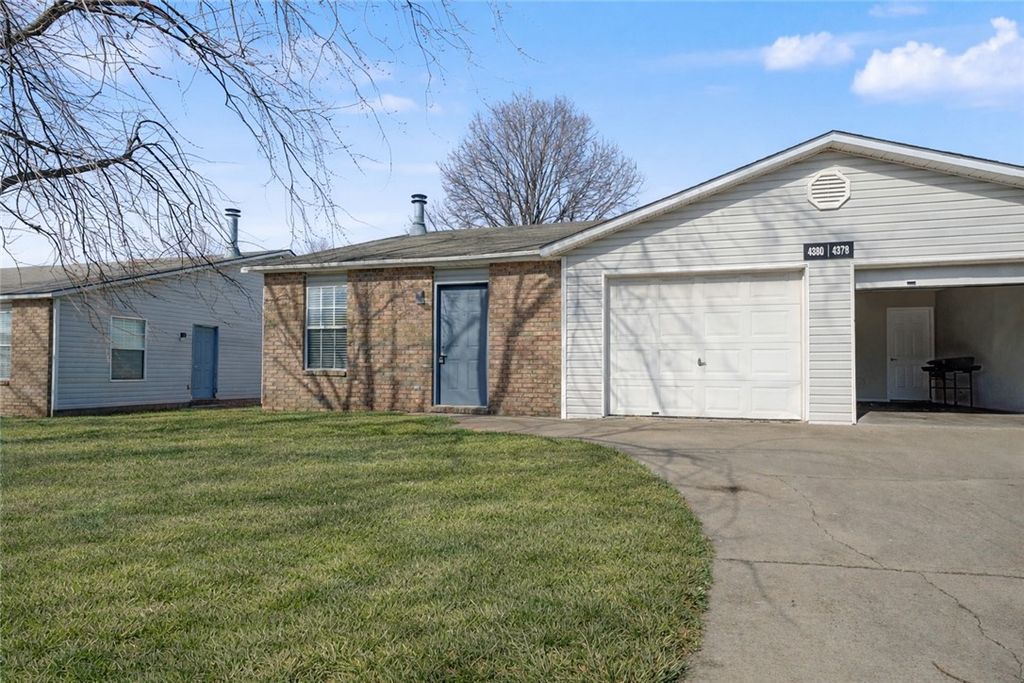 4378 W Thrasher Drive, Fayetteville, AR 72704