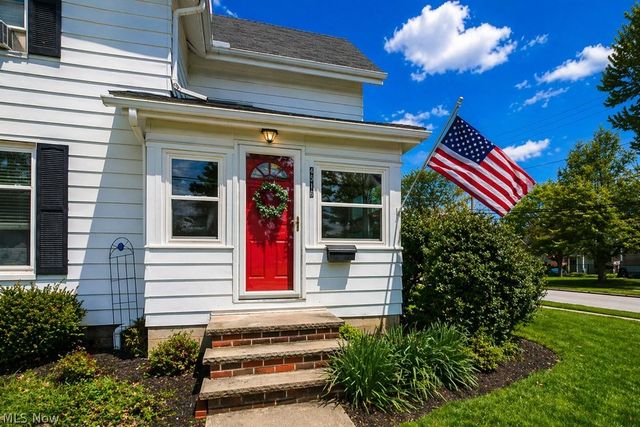 4516 Wood Street, Willoughby, OH 44094