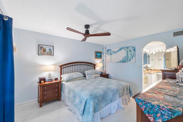 5540 N Ocean Boulevard 110, Ocean Ridge, FL 33435