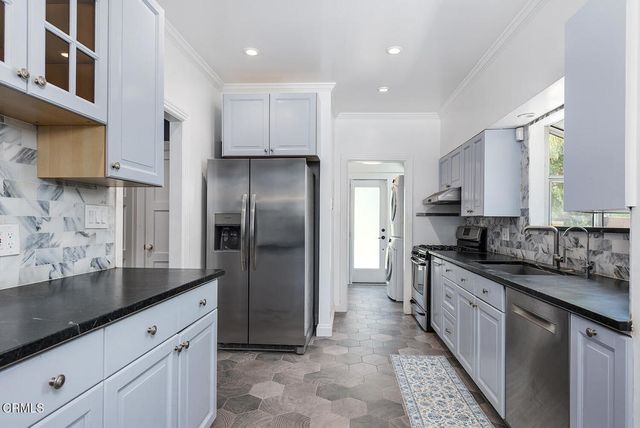1469 Las Lunas Street, Pasadena, CA 91106