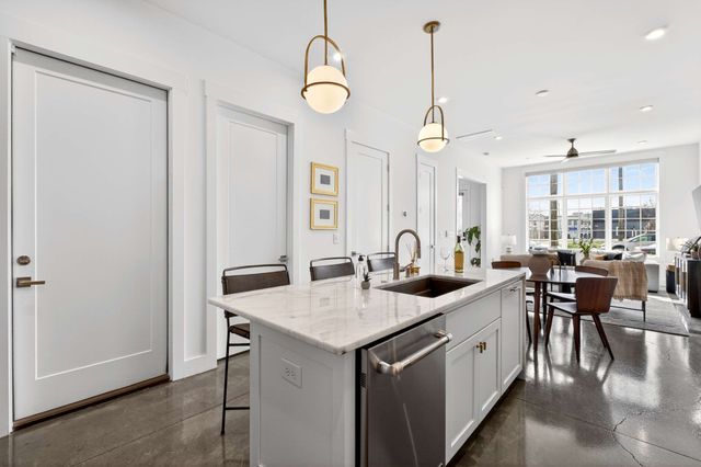 1204 7th Ave, N, Nashville, TN 37208