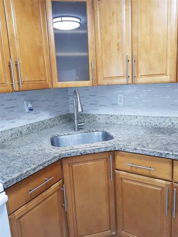 606 W 81st St 314, Hialeah, FL 33014
