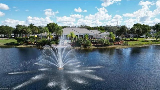 14908 Summit Place CIR 26, Naples, FL 34119
