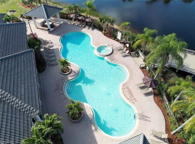 14908 Summit Place CIR 26, Naples, FL 34119