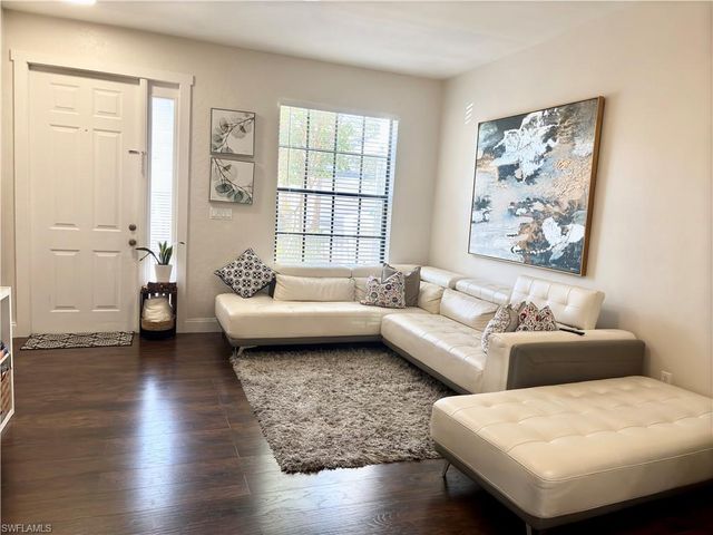 14908 Summit Place CIR 26, Naples, FL 34119