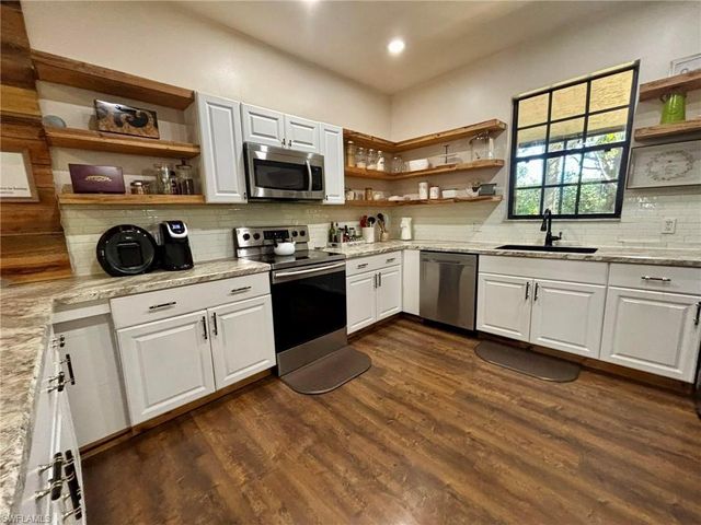 14908 Summit Place CIR 26, Naples, FL 34119