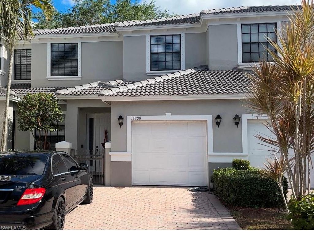 14908 Summit Place CIR 26, Naples, FL 34119