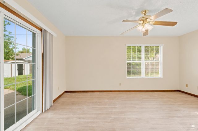 405 Knoxberry Drive, Manhattan, KS 66502