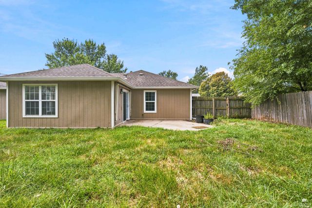 405 Knoxberry Drive, Manhattan, KS 66502
