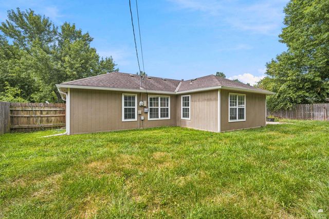 405 Knoxberry Drive, Manhattan, KS 66502