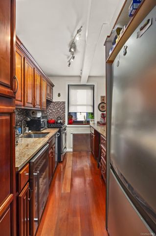 139-05 85 Drive 6E, Briarwood, NY 11435