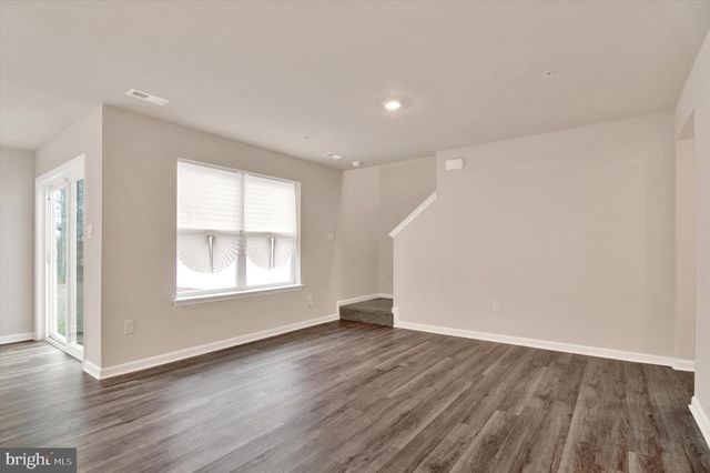 166 CHARMING FOREST AVE, La Plata, MD 20646