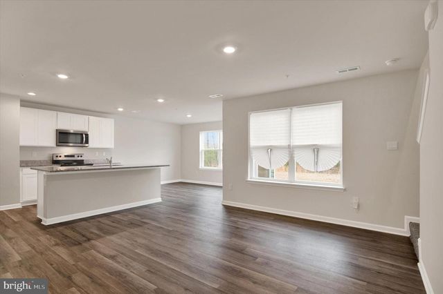 166 CHARMING FOREST AVE, La Plata, MD 20646