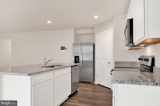 166 CHARMING FOREST AVE, La Plata, MD 20646