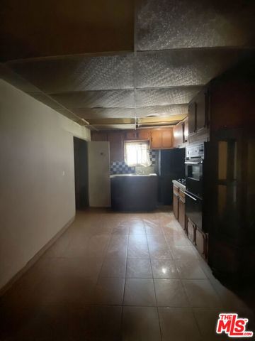142 W 85th Street, Los Angeles, CA 90003