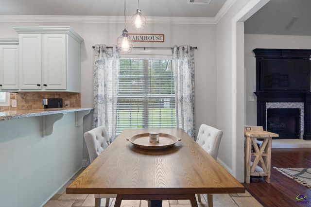 412 Arlington Falls Court, Bonaire, GA 31005