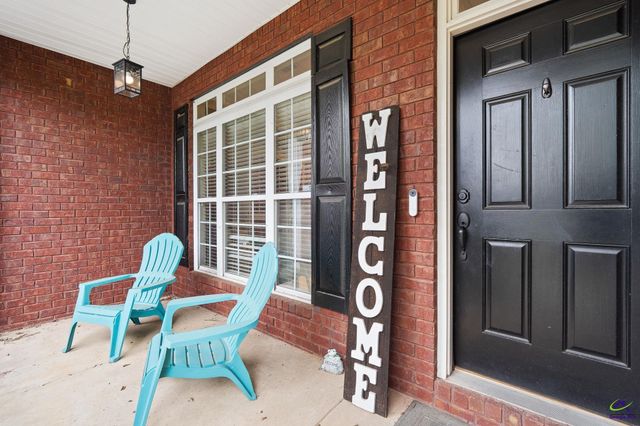 412 Arlington Falls Court, Bonaire, GA 31005