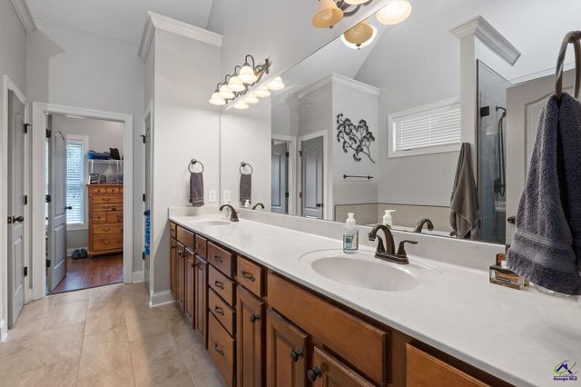 412 Arlington Falls Court, Bonaire, GA 31005